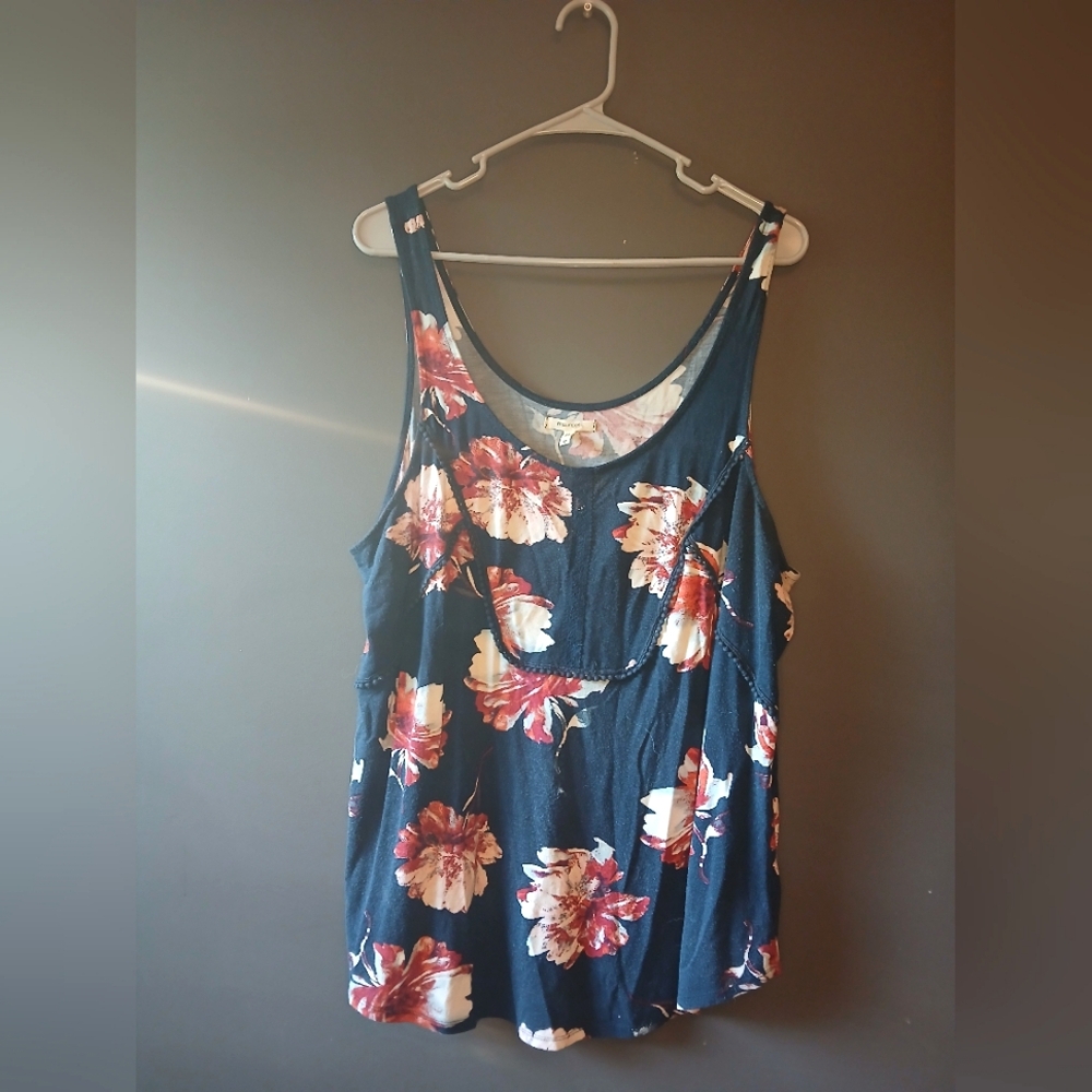 MAURICES WOMENS SIZE 0X DARK BLUE FLORAL SUMMER TANK TOP